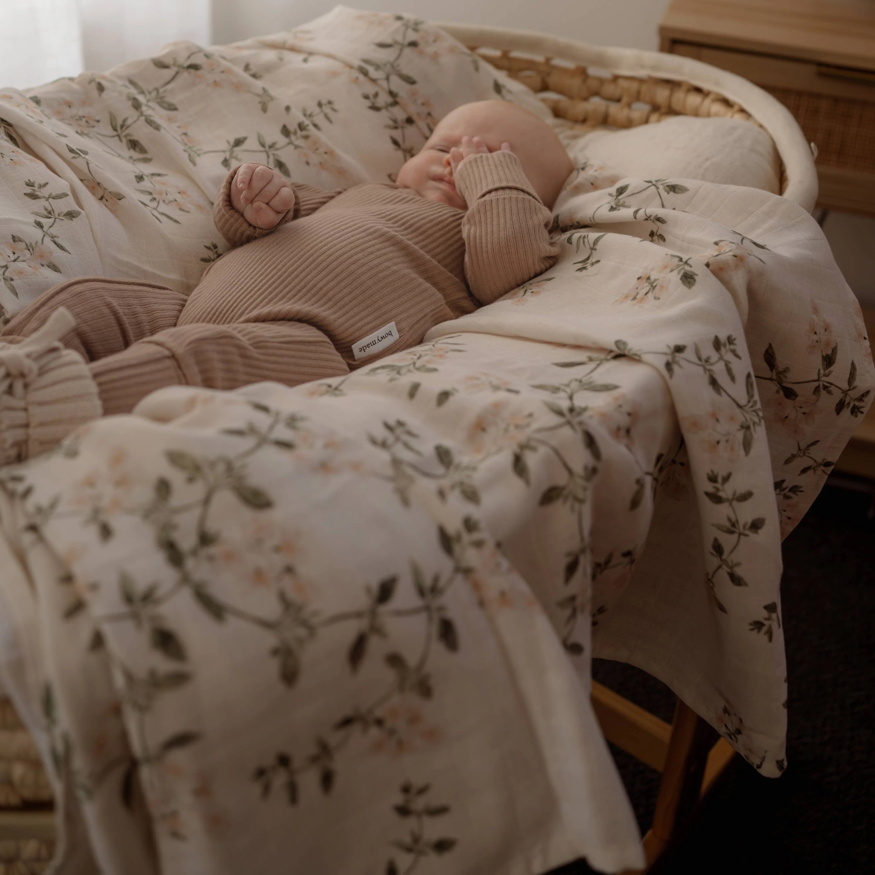 Swaddle | Organic - Fleur Blanche - Image 2